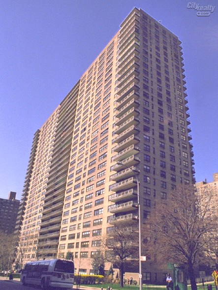 Lincoln Towers, 140 West End Avenue - NYC Apartments | CityRealty